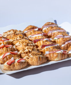 CROISSANTS RELLENOS – 40 uds. | Bandeja variada dulce y salada para celebraciones en Zaragoza